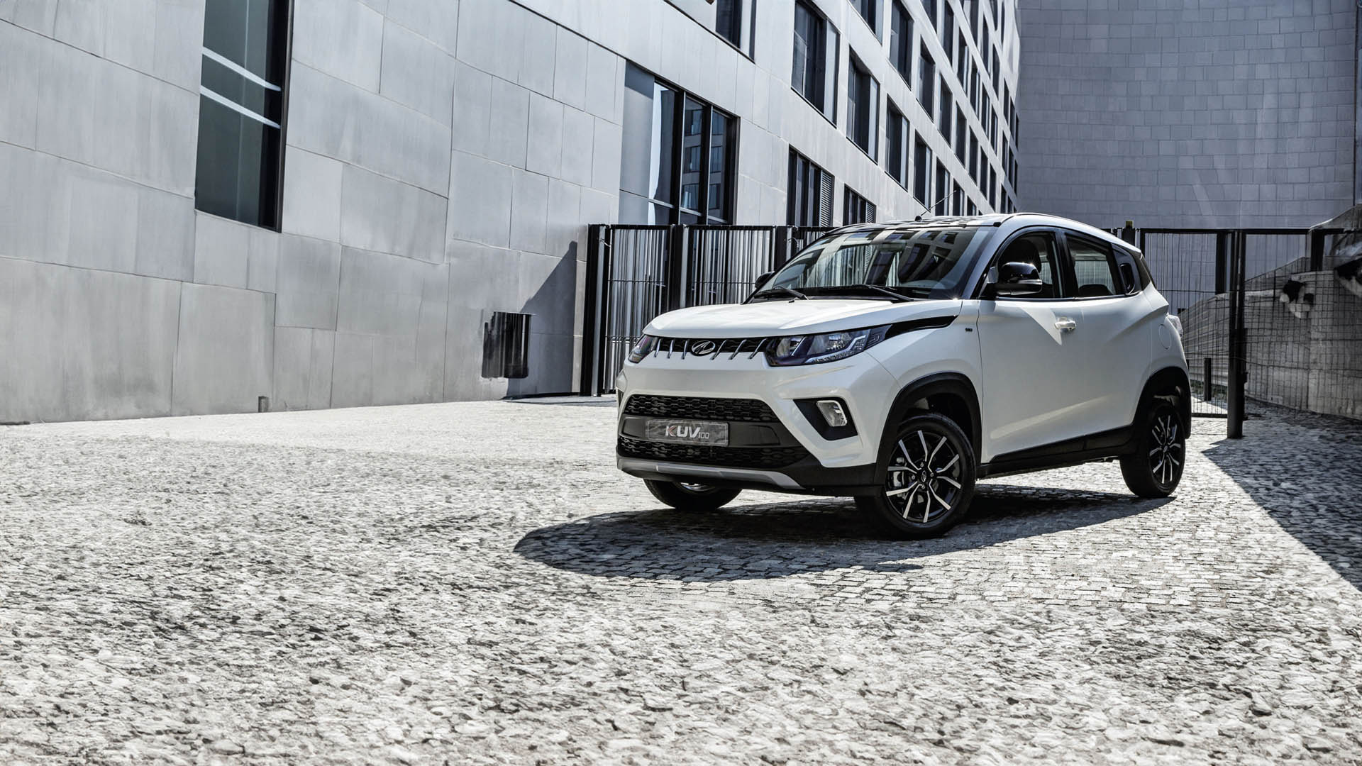 Header-Mahindra-Perinetti-Auto